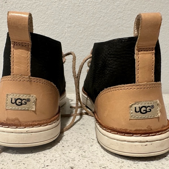 UGG - Picture 7 of 9